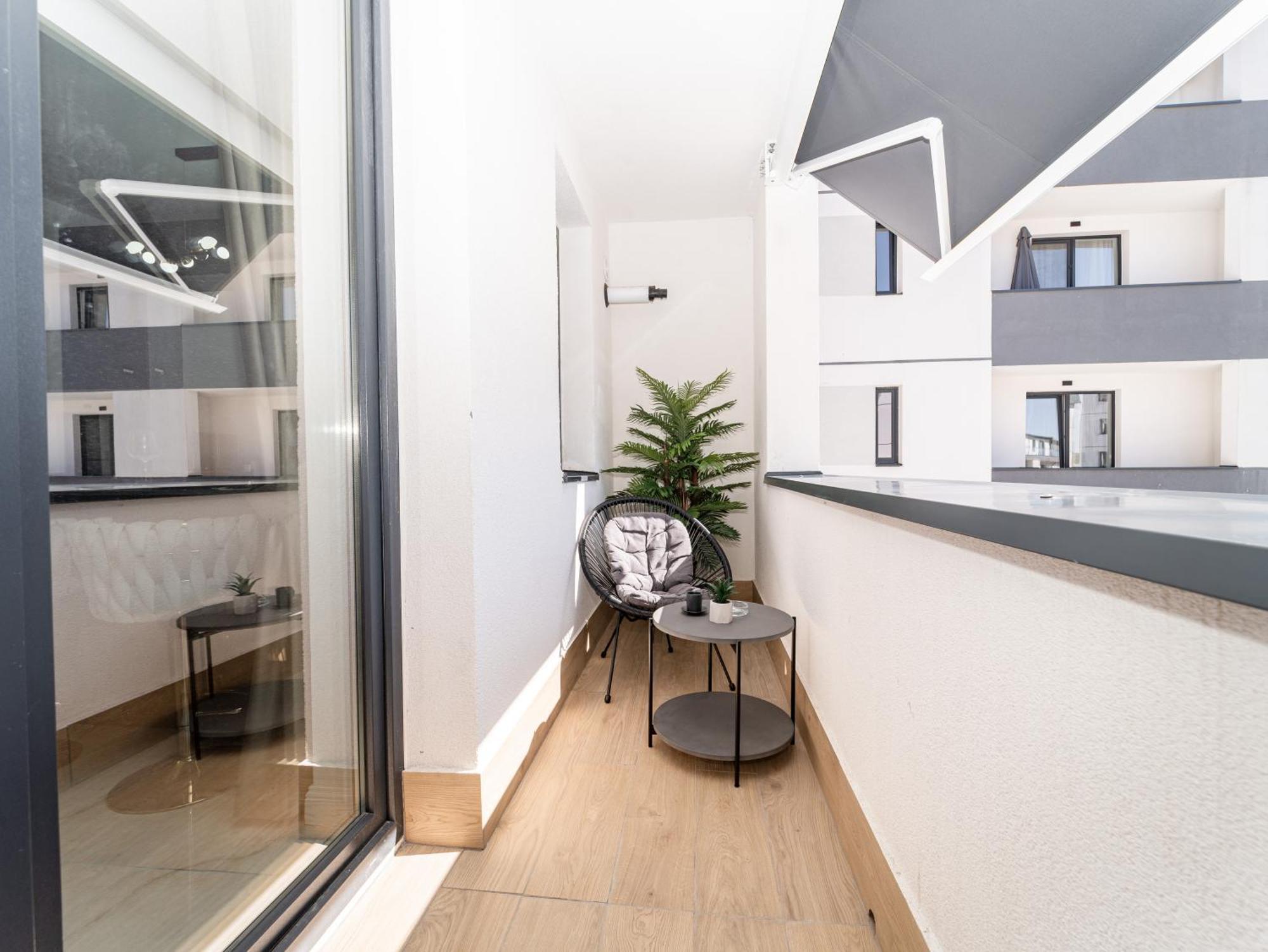Giroc Fashion Stay-Valentino Apartment - By Openhouse מראה חיצוני תמונה